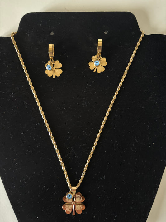 Ensemble collier + boucles d’oreilles en trèfle matière acier inoxydable