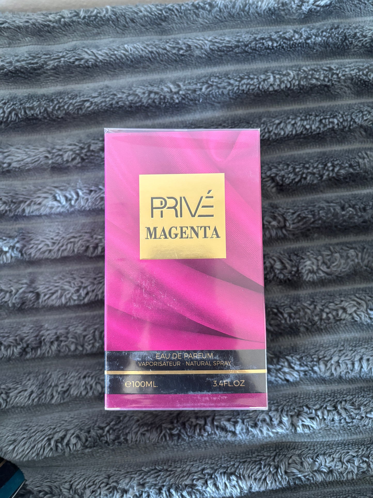Parfum privée magenta